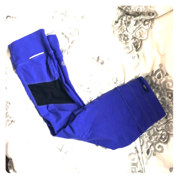 Athleta capri workout pants - Picture 1 of 5